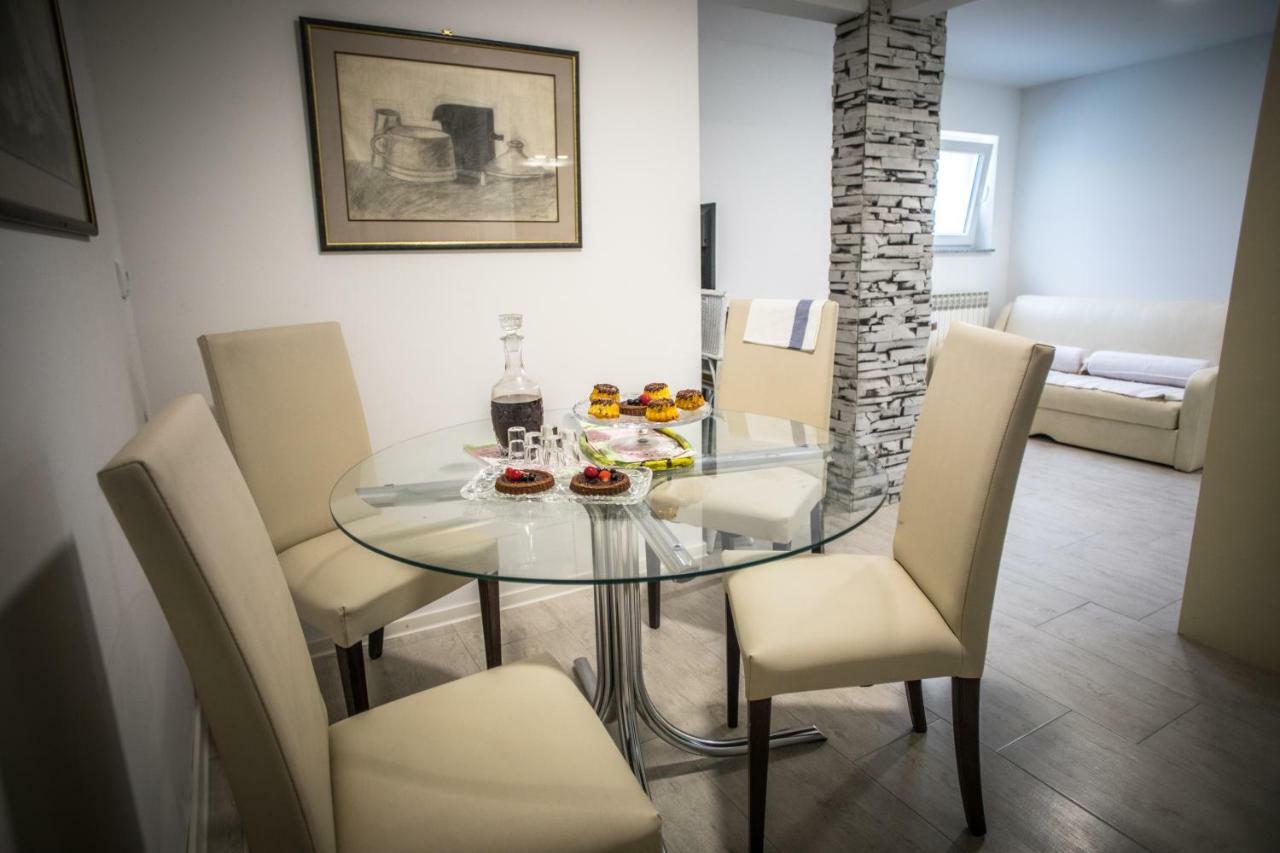 Apartman Magnolia Ivanic Grad Bagian luar foto