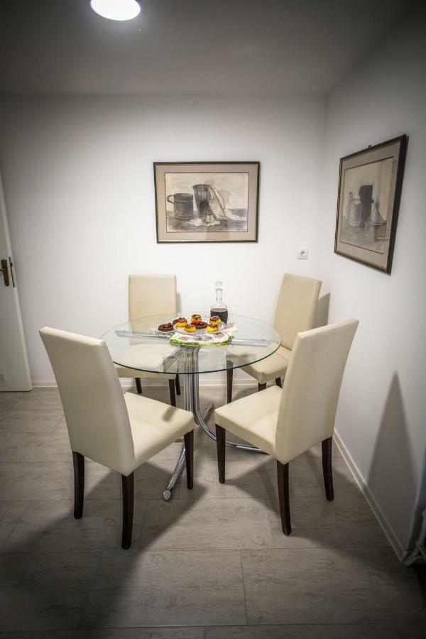 Apartman Magnolia Ivanic Grad Bagian luar foto