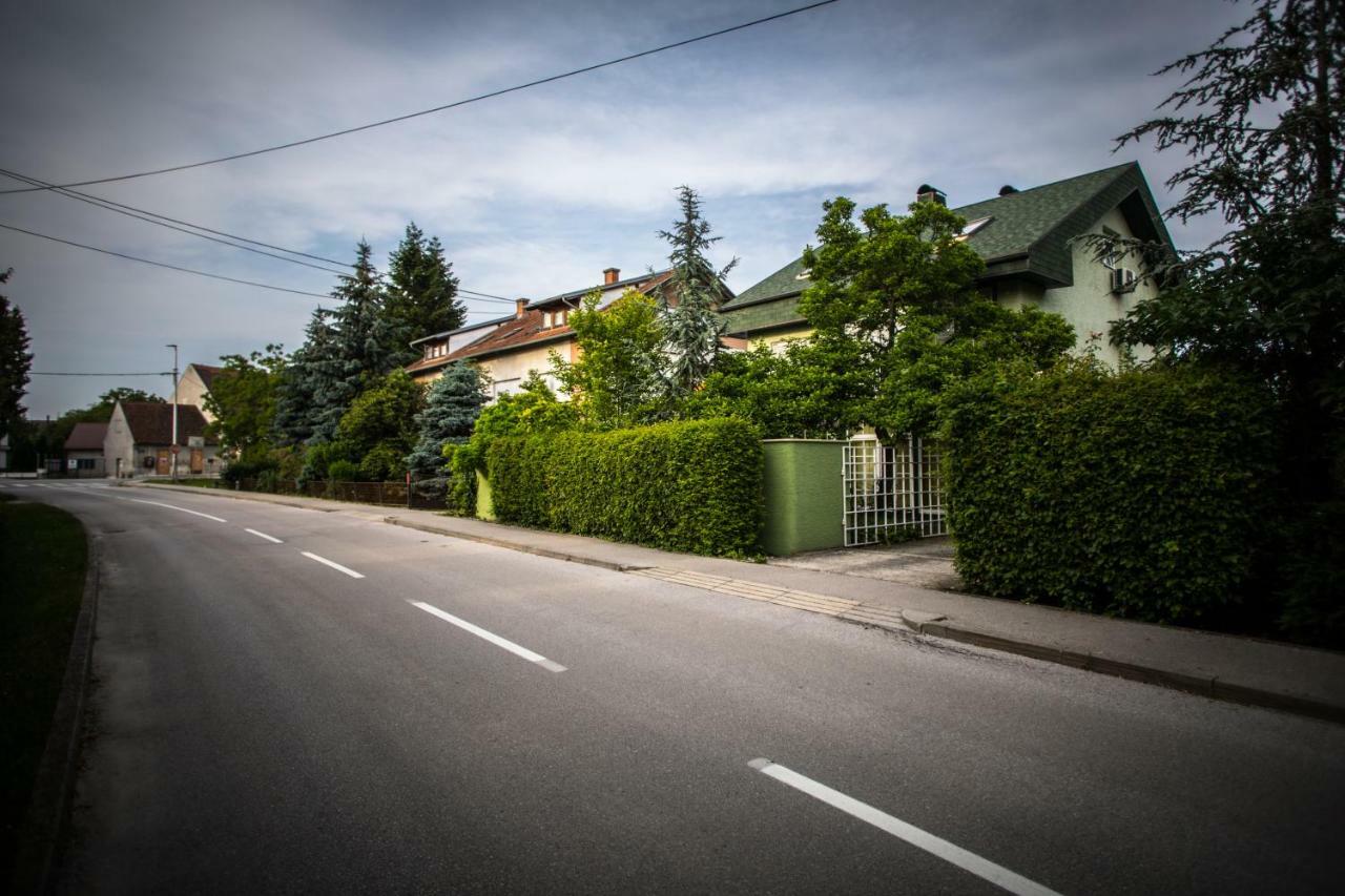 Apartman Magnolia Ivanic Grad Bagian luar foto